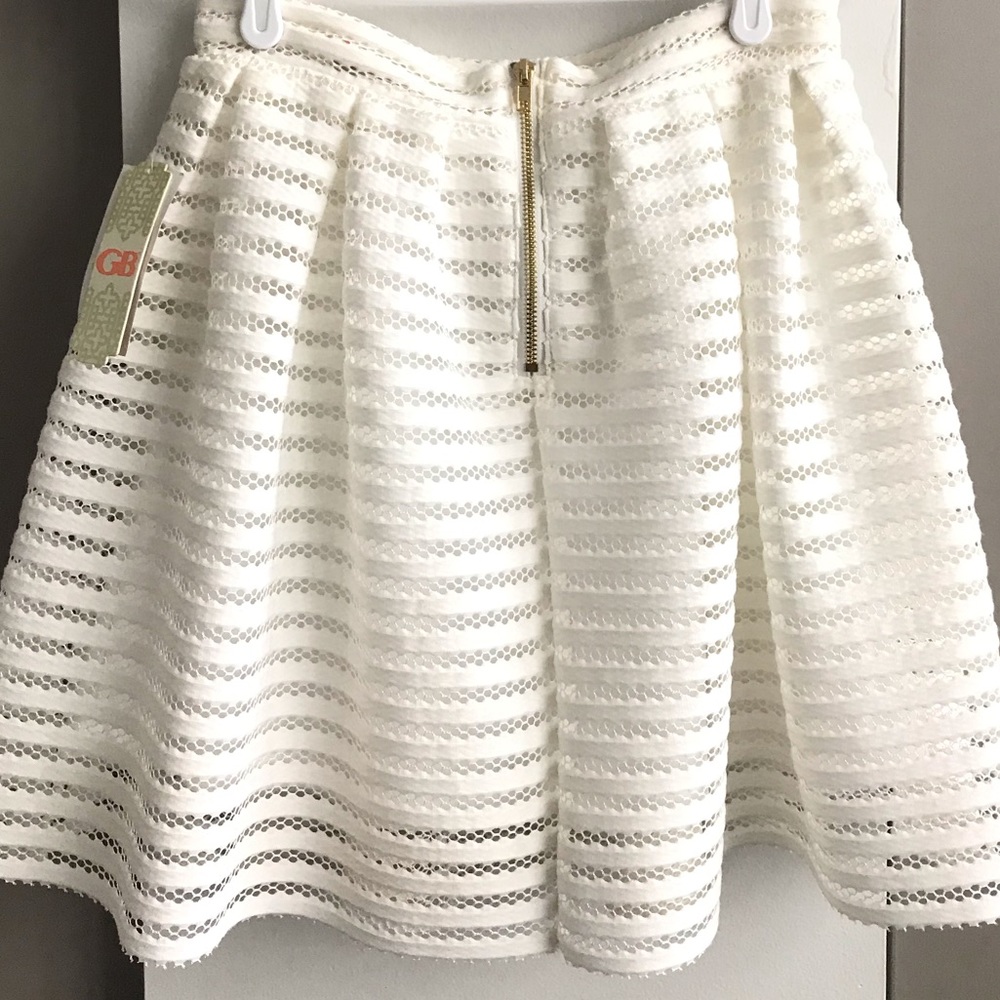 NWT White Gianni Bini Flare Mini Skirt - Picture 2 of 3